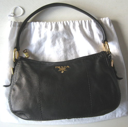 How To Spot Fake Prada Re-Edition 2005 Nylon Shoulder Bag – LegitGrails